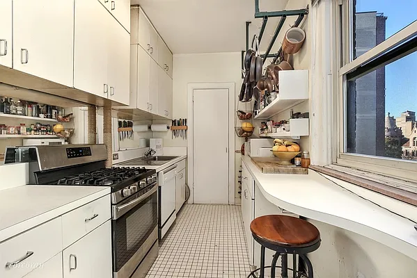 Sold by Corcoran | media 14