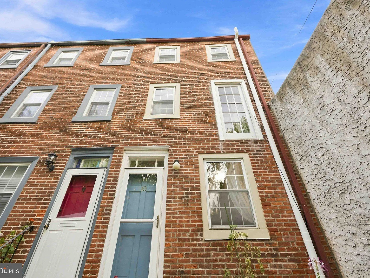 2 bed, 1.0 bath, 855 sqft, $2,500 — Photo 2