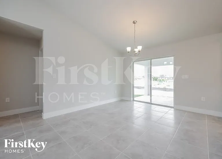 910 Sara Ave N — Photo 4