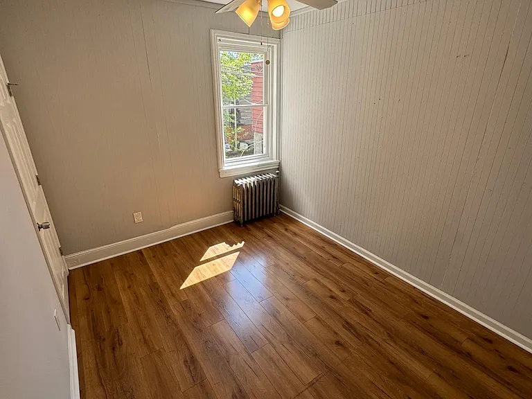 430 E Auburn St — Photo 10