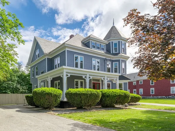 42 Middlesex St, North Chelmsford, MA 01863