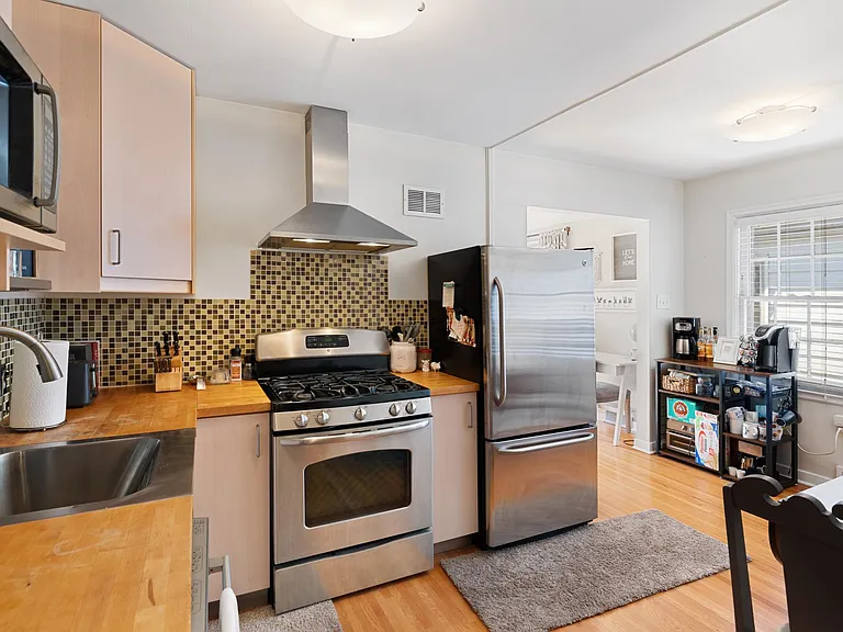 3553 Girard Ave S — Photo 5