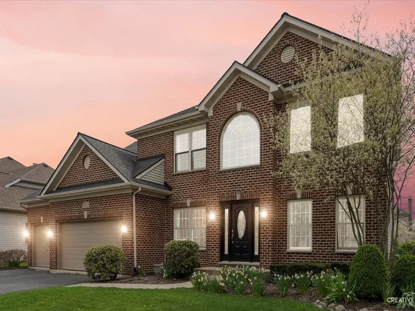 3812 Grassmere Rd, Naperville, IL 60564