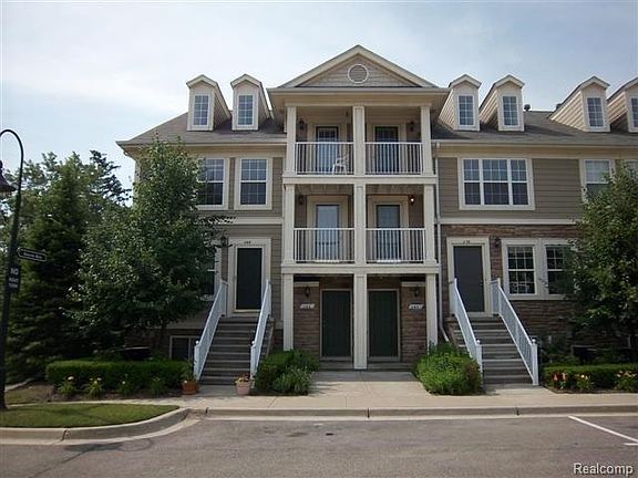 2nd image of 1117 Foxboro