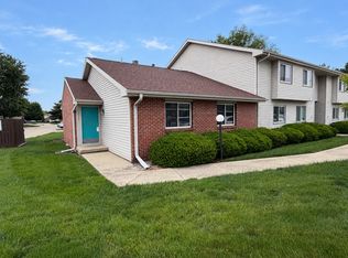 1113 Laura Dr, Champaign, IL 61822