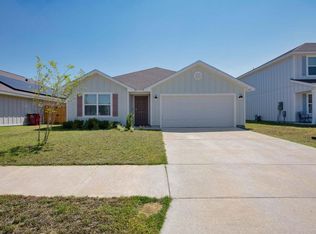 205 Laurel Hill St, Crestview, FL 32539