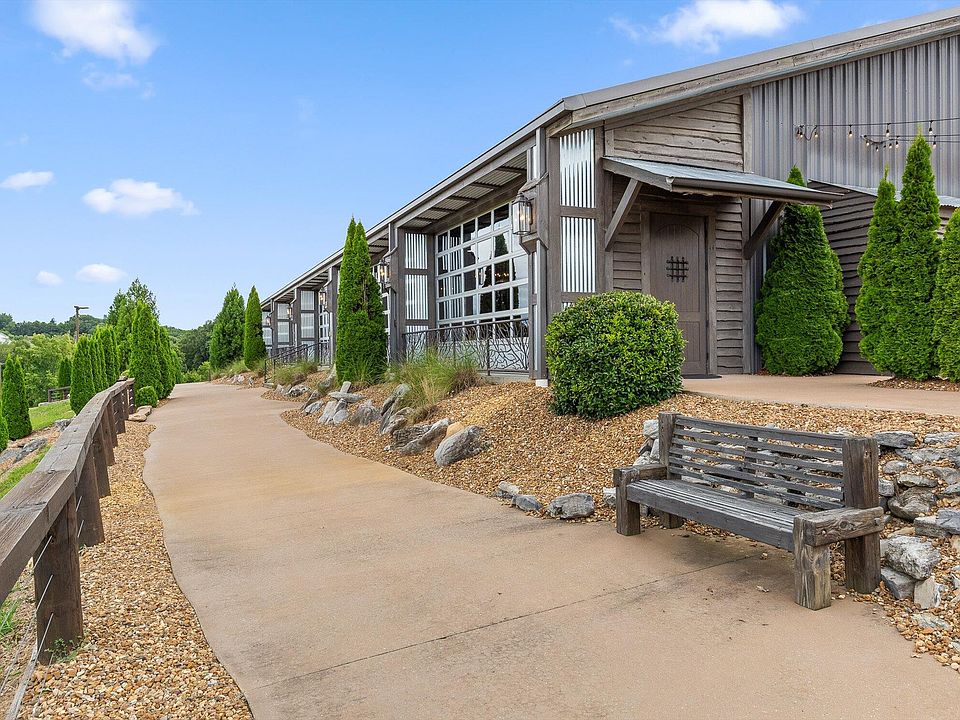 163rd image of 1020 Thomas Rd
