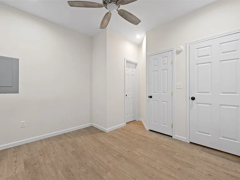 71 White Oak St — Photo 15