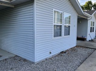 325 Lee St #325, Lebanon, MO 65536