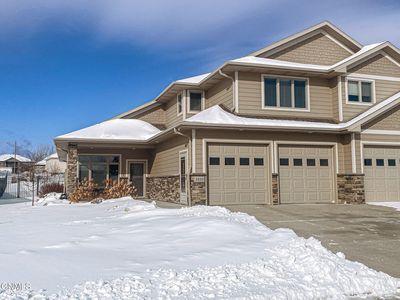 3232 Chisholm Trl, Bismarck, ND, 58503