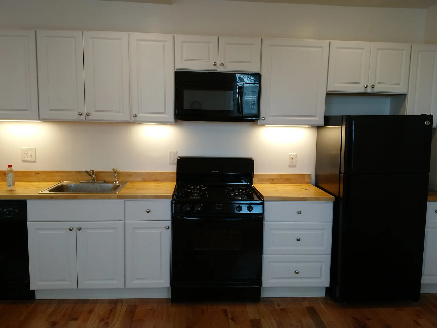 2 bed, 1100 sqft, $1,245 — Photo 1