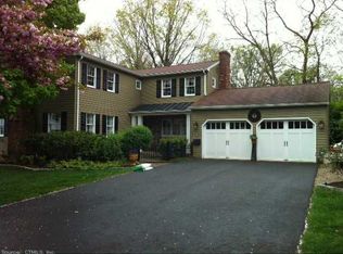 7 Hedwig Ct, West Hartford, CT 06107