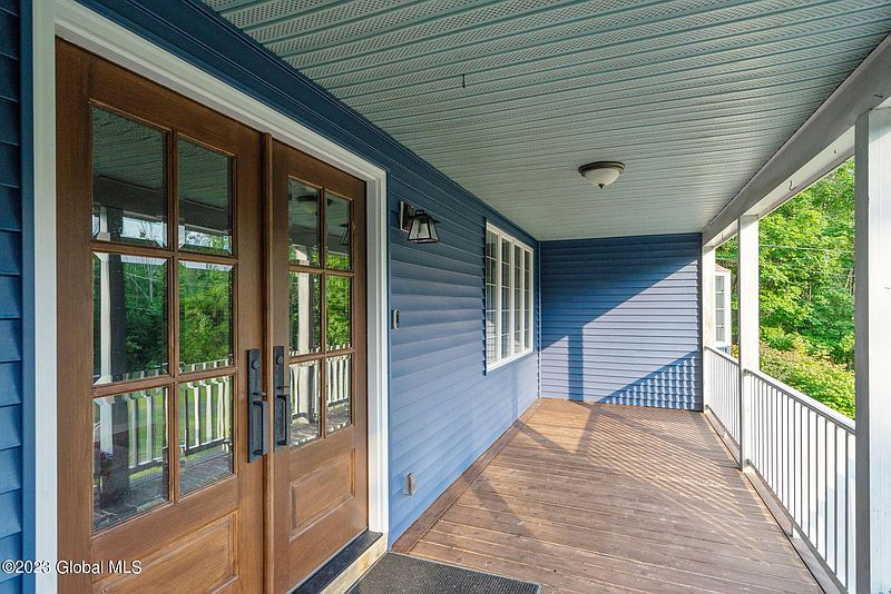 4th image of 360 N Nassau Road