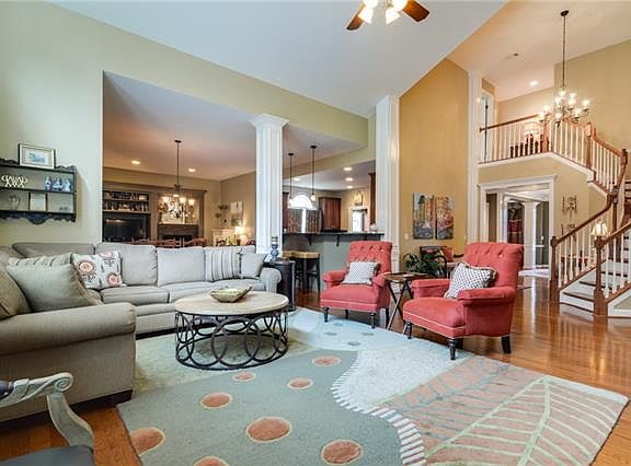 5th image of 660 Aylesford Ln