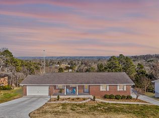 180 S Mission Ridge Dr, Rossville, GA 30741