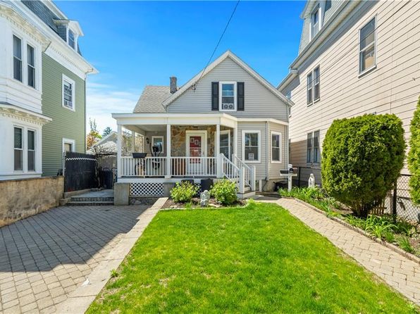 26 Whipple Ave, Cranston, RI 02920