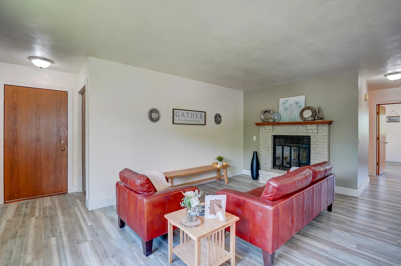 2 bed, 1000 sqft, $1,650 — Photo 3