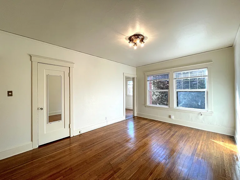 2949 SE Yamhill St #7 — Photo 4