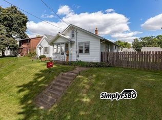 1852 33rd St, Moline, IL 61265