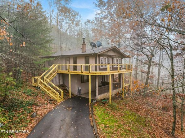 2112 Sanders Ln, Sevierville, TN 37876