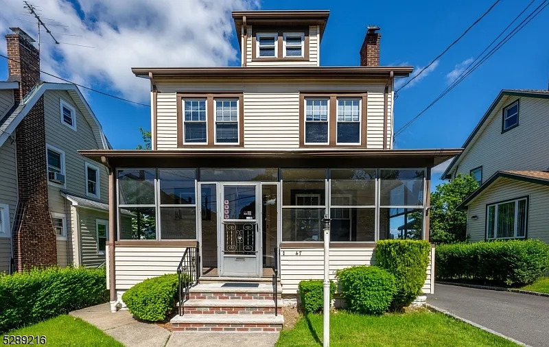47 Belmohr St photo 1