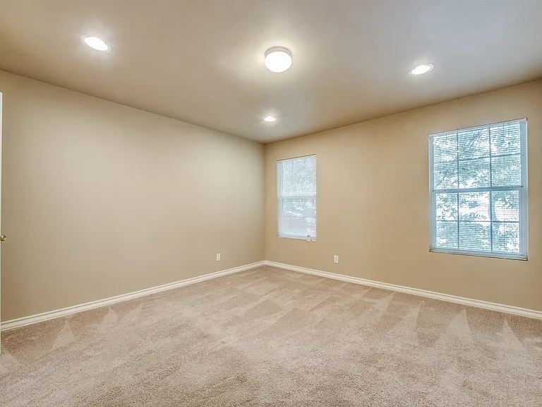 7826 Kingsbury Way — Photo 8
