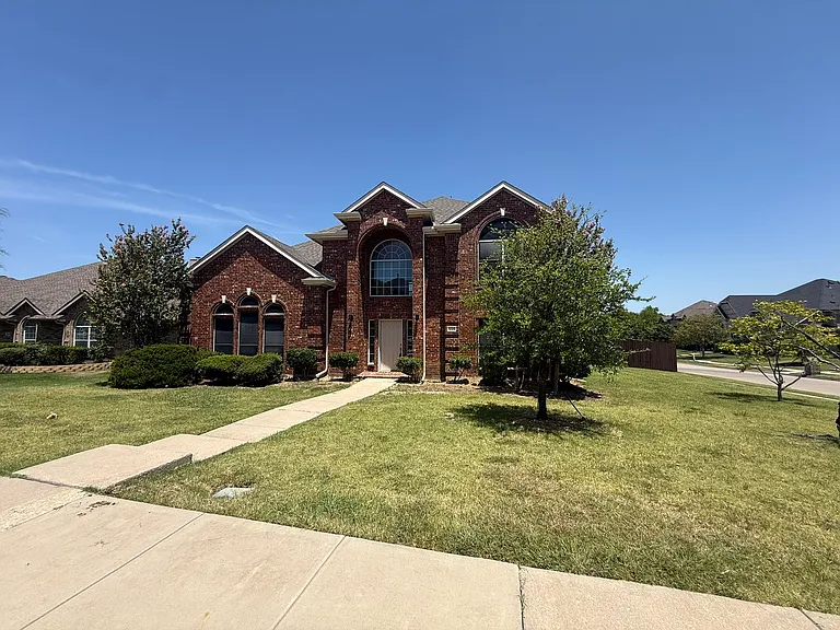 1220 Resaca Dr — Photo 2