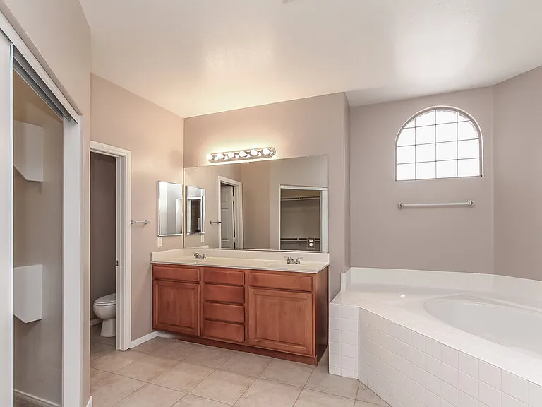 10602 Bonchester Hill St — Photo 12