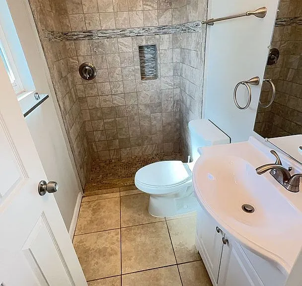 10819 W Connecticut Ave — Photo 16
