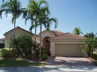 638 Honeysuckle Ln, Weston, FL 33327