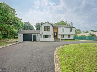 1024 Jarvis Rd, Sicklerville, NJ 08081