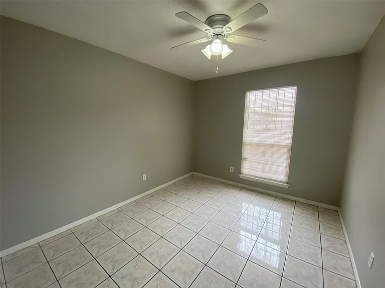 12730 Labelle Ln — Photo 11