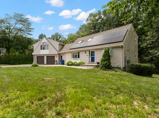 26 Lochview Dr, Windsor, CT 06095