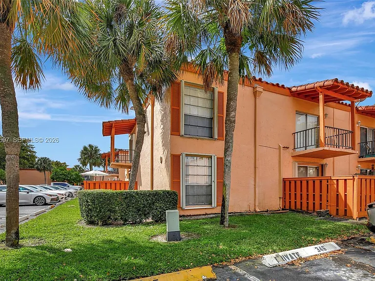 7241 Miami Lakes Dr #D14 — Photo 23