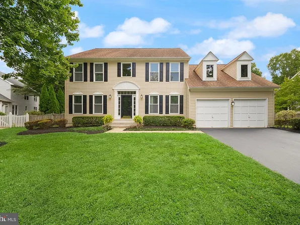 315 Oakcrest Manor Dr NE, Leesburg, VA 20176