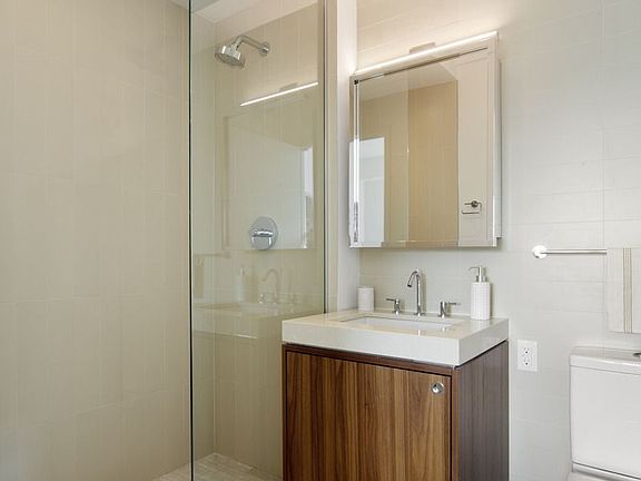 4th image of 518 Sterling Pl #5B