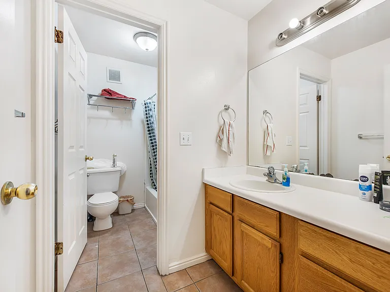 835 N 50 E #322 — Photo 5