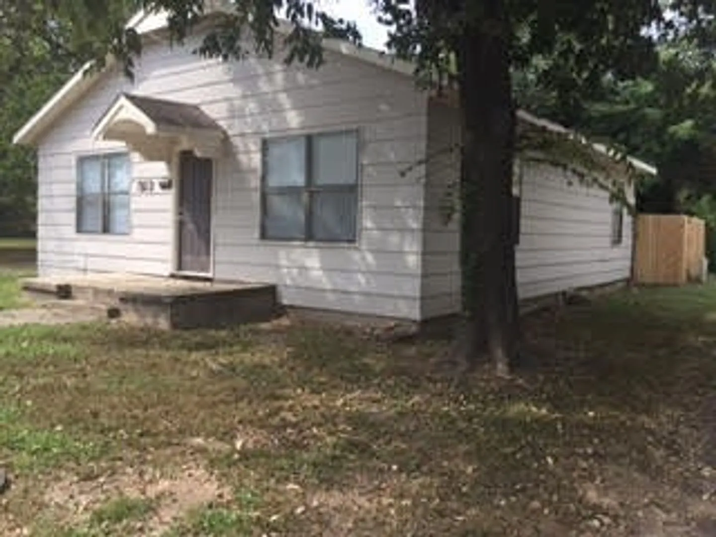 Comfortable living in this 3-bedroom, 1-bath home — Photo 2