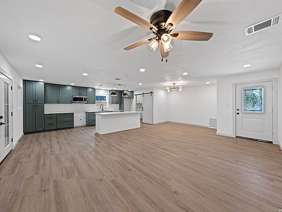 3rd image of 129 Willow Way