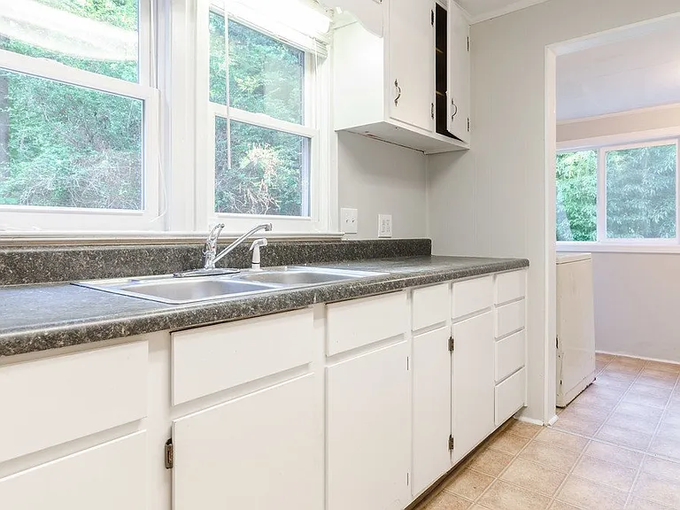 1233 Cheshire Ave — Photo 8