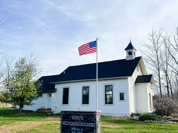 8185 36th St SE, Ada, MI 49301