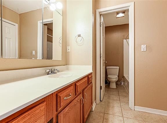 5th image of 2225 Etienne Dr