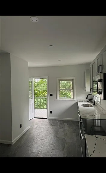 19 Dell Ave #2 — Photo 2