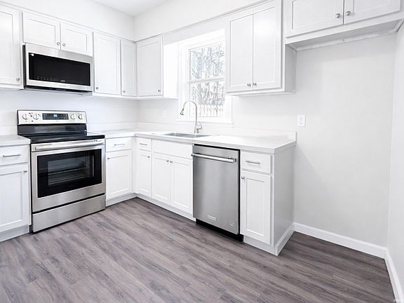 5th image of 2059 E Gum St