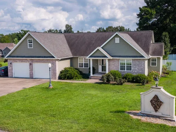 1307 Sunrise Dr, Carterville, IL 62918