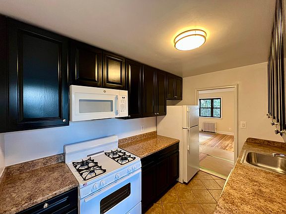 5th image of 20-24 24th St #2B