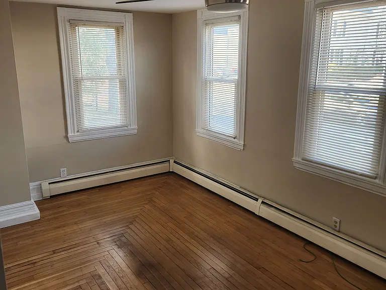 345 Main St #3 — Photo 6