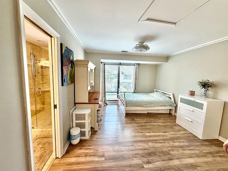 6075 Glendale Dr — Photo 8