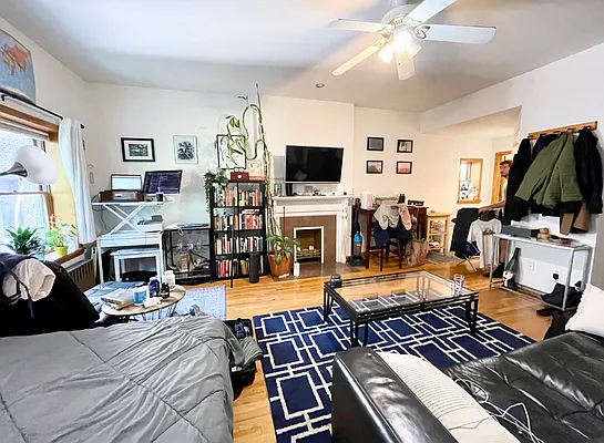 Rented by CNG Realty Management Corp | media 4