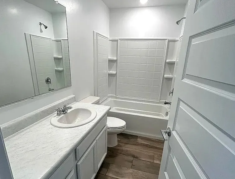 Gust Bathroom